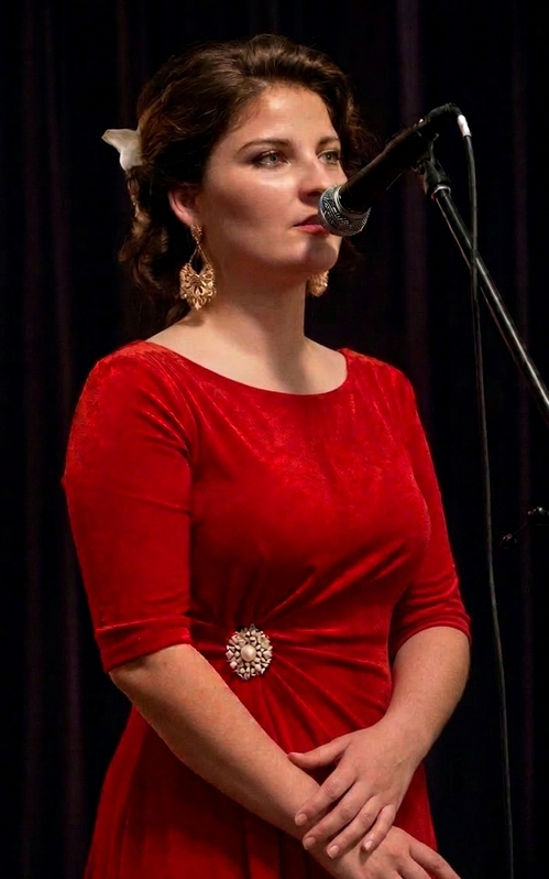 Tess at a music stand — professional dramatic soprano